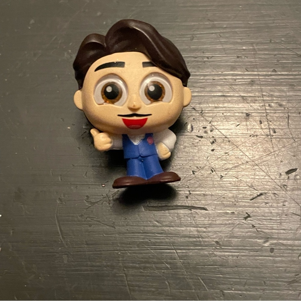 Agustin Madrigal - Series 12 Pixel Perfect - Disney Doorables - Encanto